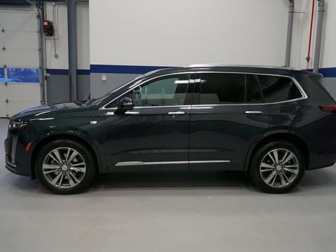 Certified 2022 Cadillac XT6 Premium Luxury w/ Technology Package image 2