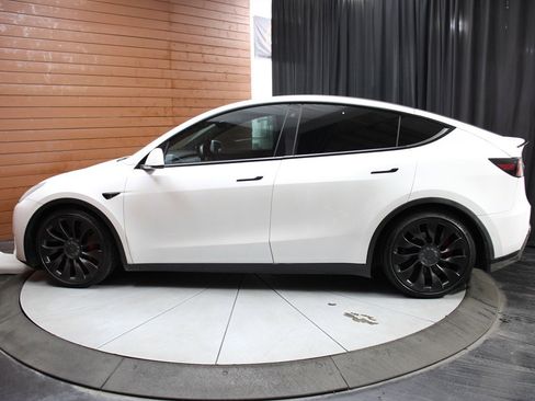 Used 2020 Tesla Model Y Performance image 12