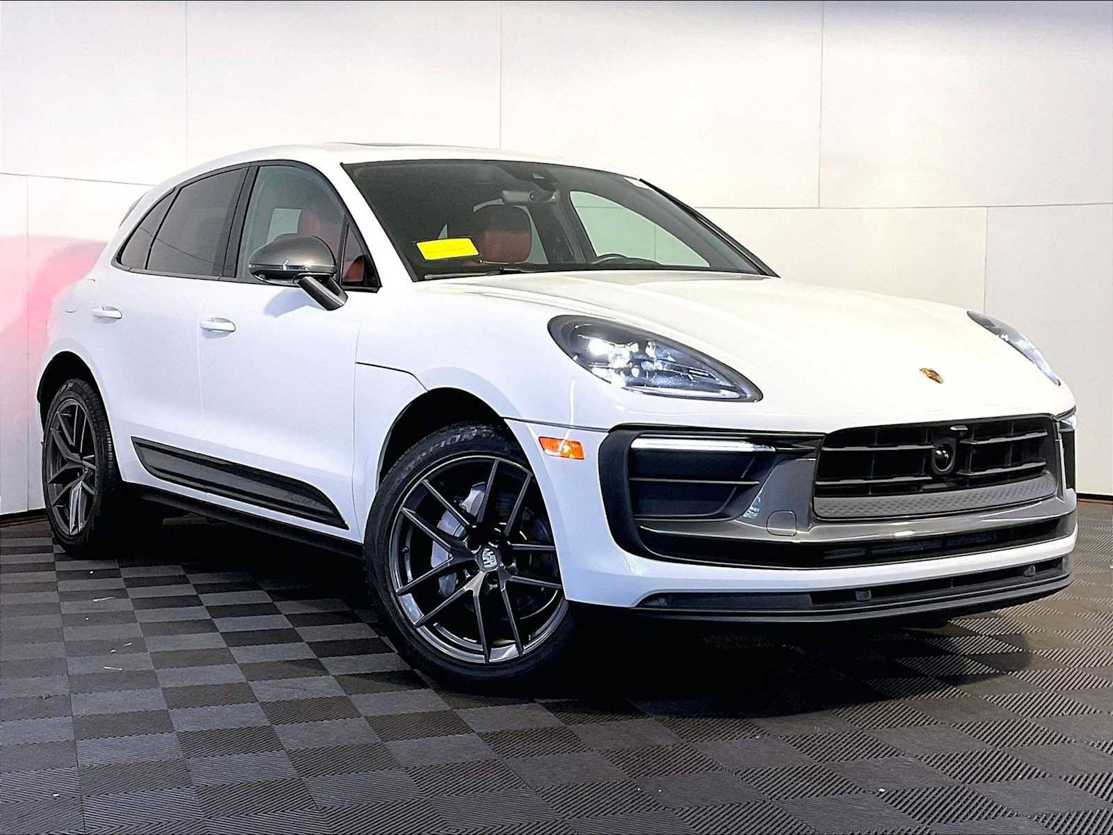 Certified 2023 Porsche Macan Turbo AWD/4WD image 9