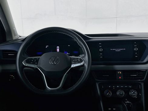 Used 2023 Volkswagen Taos SE w/ Panoramic Sunroof Package FWD image 17