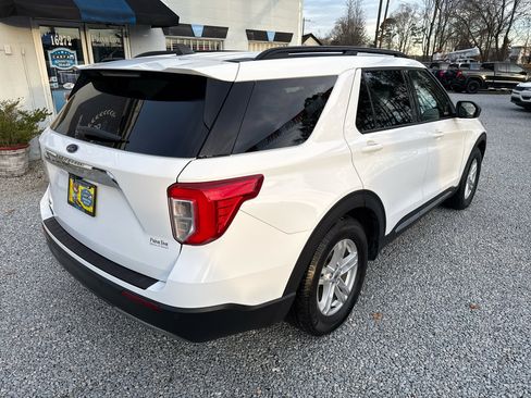 Used 2021 Ford Explorer XLT w/ Equipment Group 202A image 5