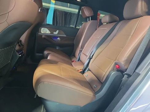 Used 2024 Mercedes-Benz GLS 450 4MATIC image 4