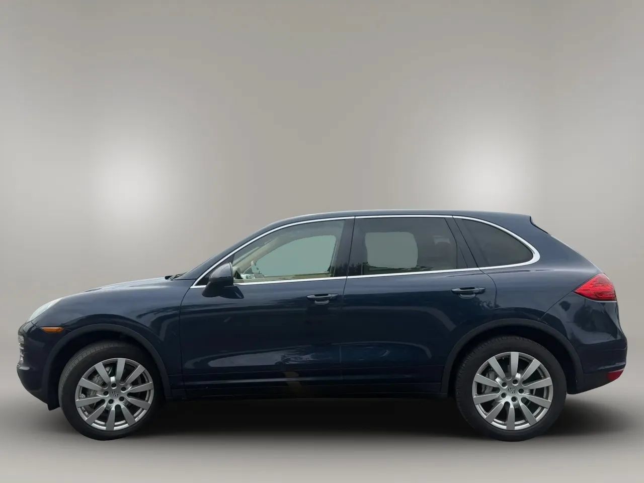 Used 2014 Porsche Cayenne S w/ Comfort Package AWD/4WD image 3