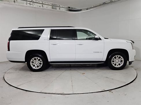 Used 2017 GMC Yukon XL SLE w/ HD Trailering Package image 7