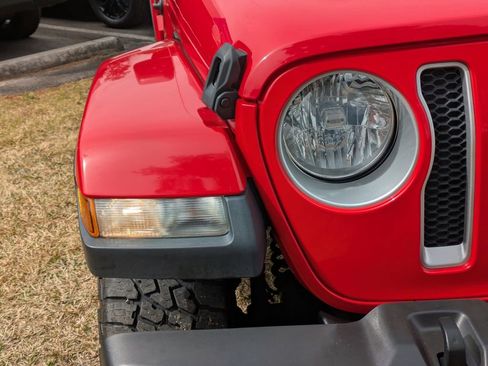 Used 2021 Jeep Wrangler Unlimited Sahara image 11