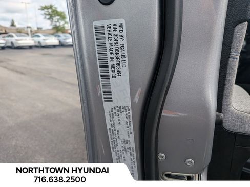 Used 2024 Jeep Compass Latitude image 34