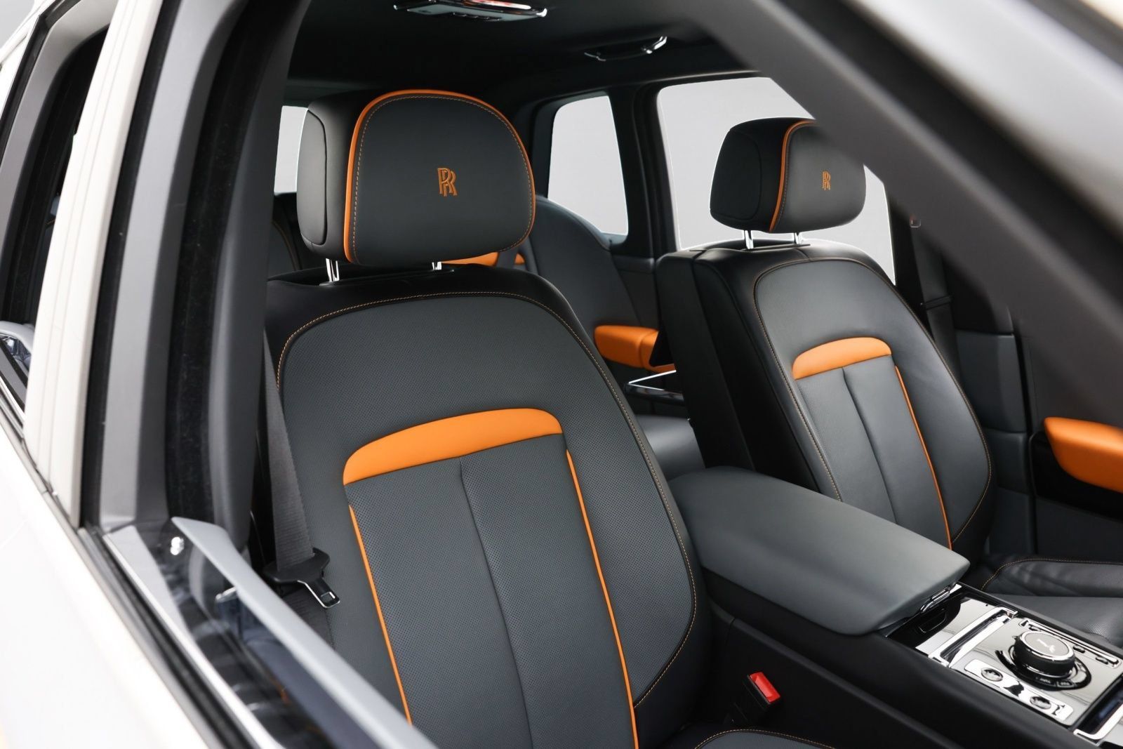 Certified 2023 Rolls-Royce Cullinan w/ Cullinan Package AWD/4WD image 40
