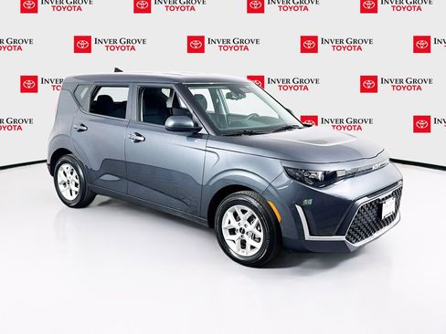 Used 2023 Kia Soul S FWD image 3