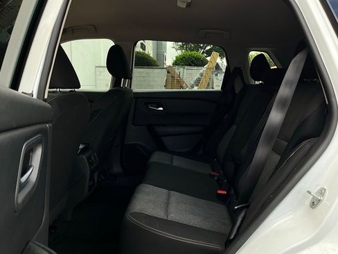 Used 2025 Nissan Rogue SV image 12