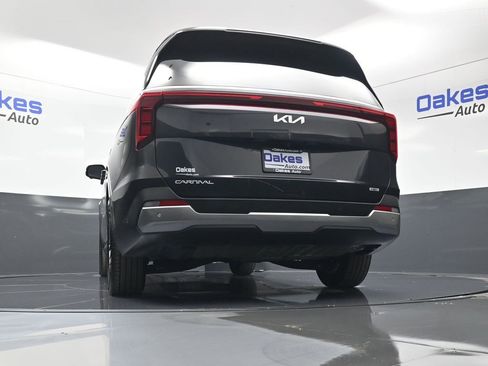 Certified 2025 Kia Carnival SX image 45