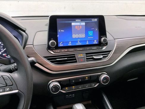 Certified 2024 Nissan Altima 2.5 SV image 5