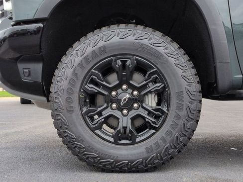New 2026 Chevrolet Silverado 1500 ZR2 w/ Dark Appearance Package AWD/4WD image 32