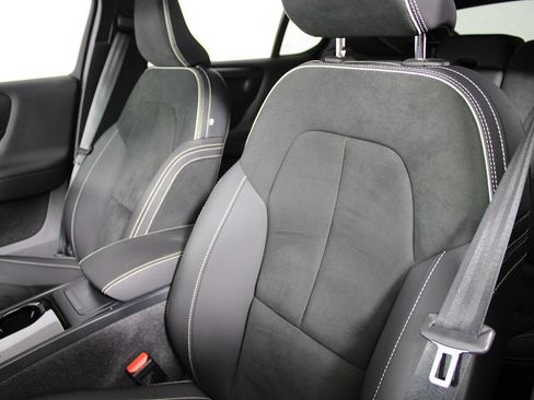 Used 2023 Volvo C40 P8 Recharge Ultimate AWD/4WD image 36