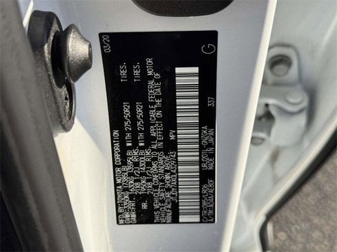 Used 2020 Lexus LX 570 4WD w/ 3rd Row & Luxury Pkg image 17