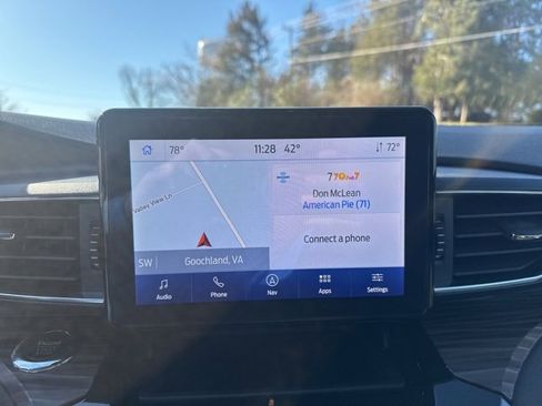 Used 2024 Ford Explorer Limited image 17