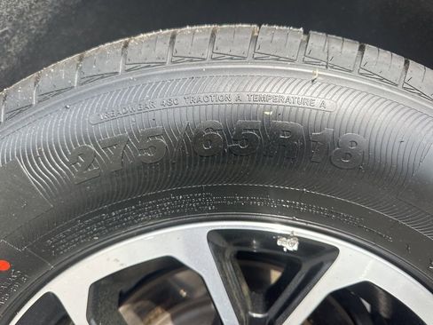 Used 2024 Ford Expedition Max XLT image 34