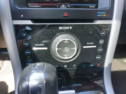 Used 2014 Ford Edge Limited w/ Equipment Group 301A FWD image 12