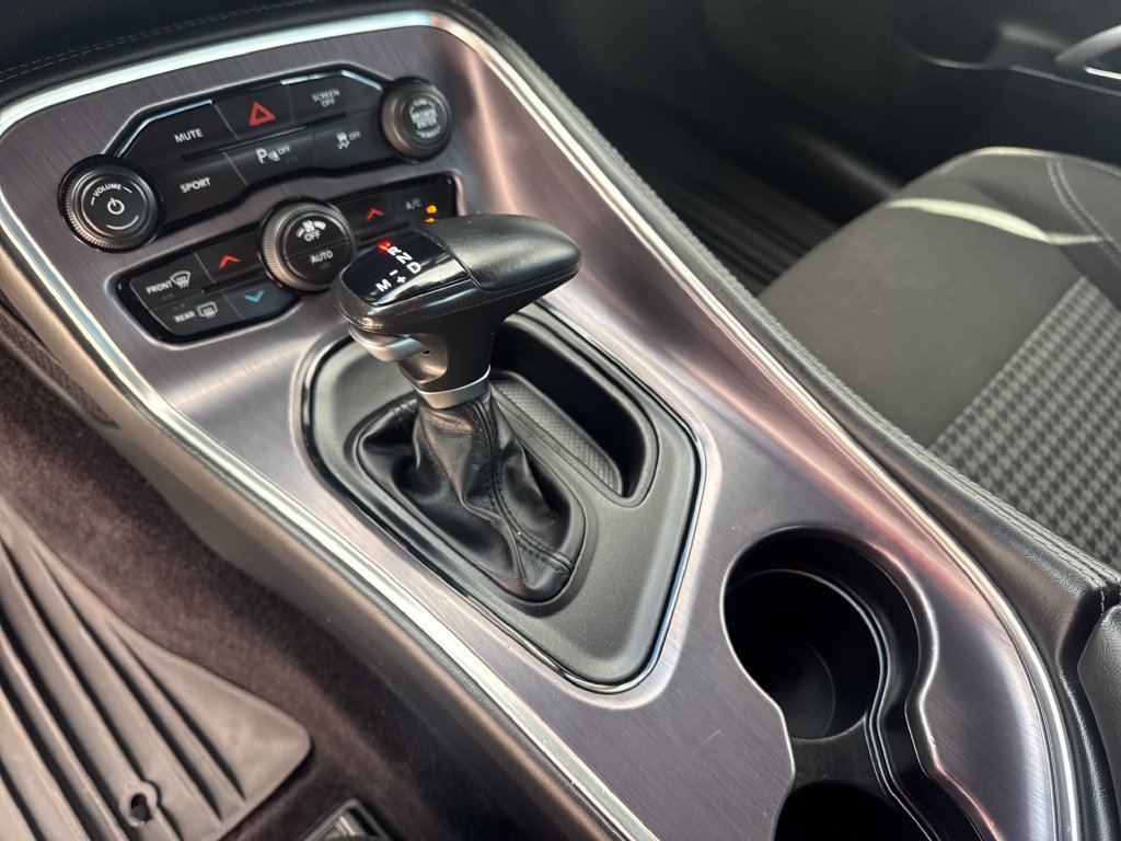 Used 2018 Dodge Challenger R/T w/ Driver Convenience Group RWD image 22