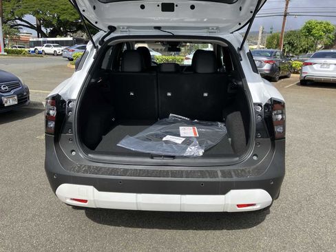 New 2026 Nissan Kicks SR FWD image 11