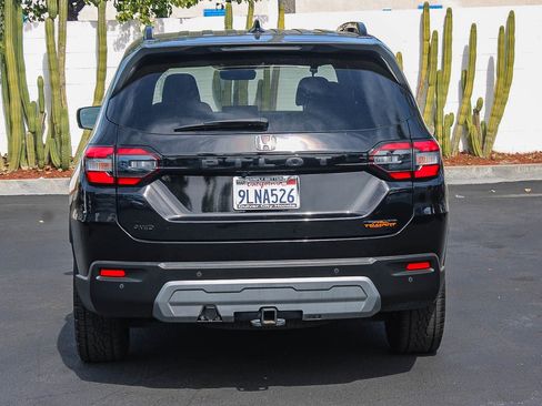 Used 2024 Honda Pilot TrailSport image 8