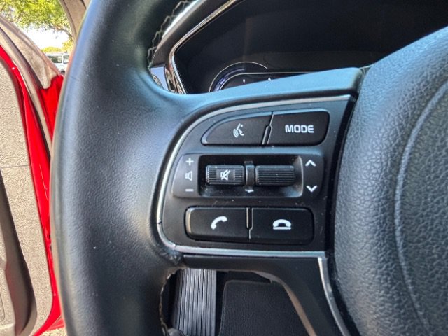 Used 2022 Kia Niro EX FWD image 25
