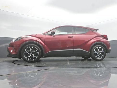 Used 2018 Toyota C-HR XLE FWD image 43