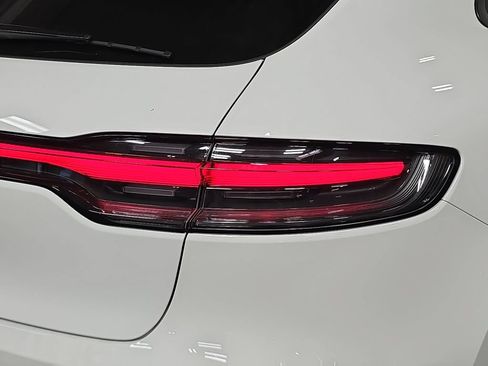 Certified 2026 Porsche Macan AWD/4WD image 30