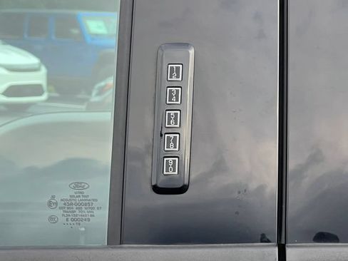 Used 2019 Ford F150 XLT w/ Equipment Group 302A Luxury AWD/4WD image 12