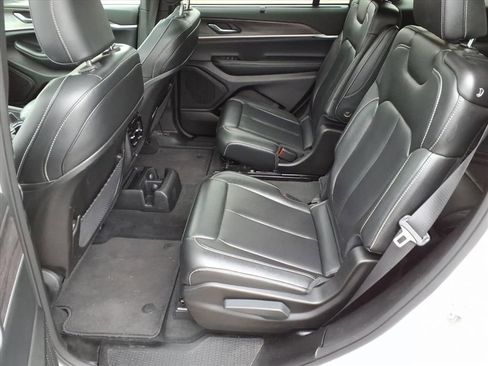 Used 2024 Jeep Grand Cherokee L Limited w/ Luxury Tech Group II image 13