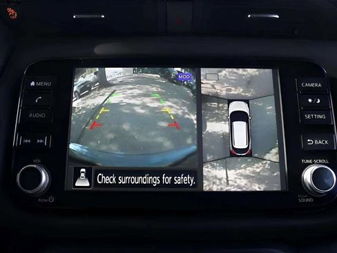 Used 2024 Nissan Kicks SR w/ SR Premium Package FWD image 8