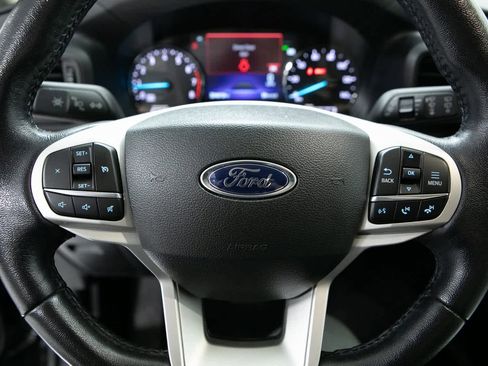 Used 2023 Ford Explorer XLT image 14