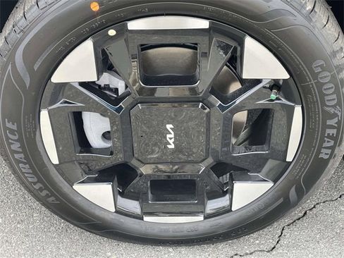 New 2026 Kia Carnival EX image 6