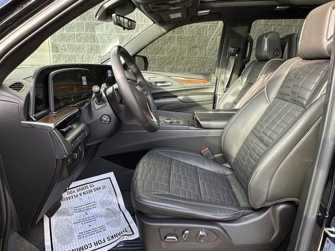 Certified 2023 Cadillac Escalade ESV Sport Platinum w/ LPO, ONYX Package image 17