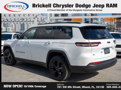 Used 2023 Jeep Grand Cherokee L Laredo image 7