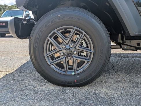 New 2025 Jeep Gladiator Sport AWD/4WD image 10