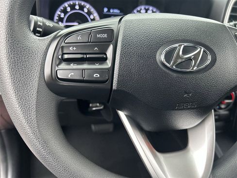 Used 2022 Hyundai Venue SE image 20