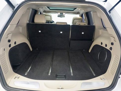 Used 2016 Jeep Grand Cherokee Limited w/ Luxury Group II image 46