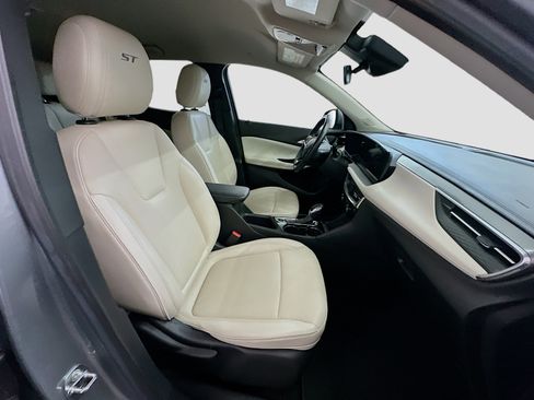 Used 2024 Buick Encore GX Sport Touring image 31