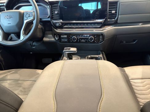 Used 2025 Chevrolet Silverado 1500 ZR2 AWD/4WD image 17