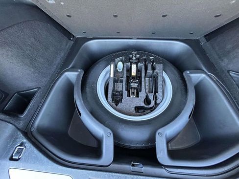 Used 2017 Jeep Grand Cherokee Limited image 12