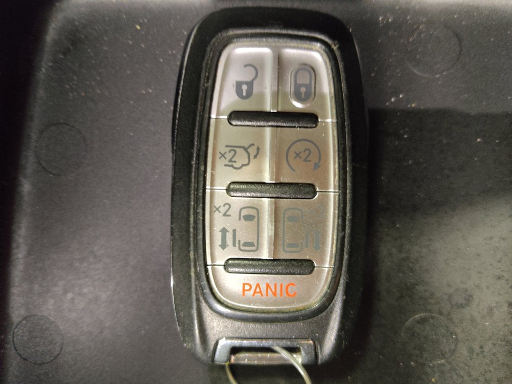 Used 2018 Chrysler Pacifica Touring-L Plus FWD image 32