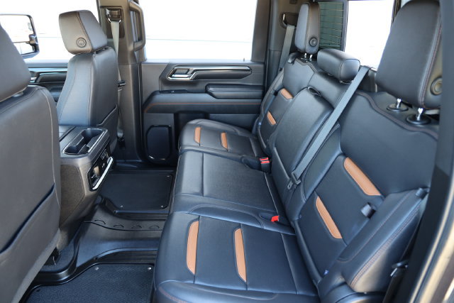 Used 2024 GMC Sierra 2500 AT4 w/ Technology Package AWD/4WD image 13