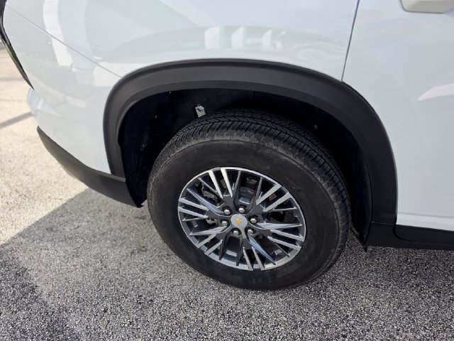 Used 2026 Chevrolet Traverse LT FWD image 13