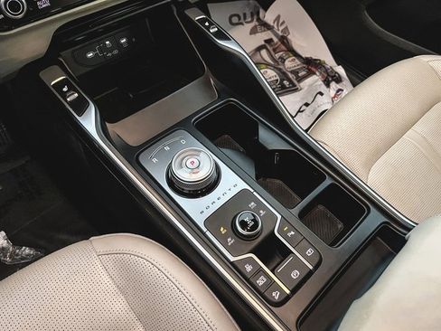 Used 2025 Kia Sorento EX image 16