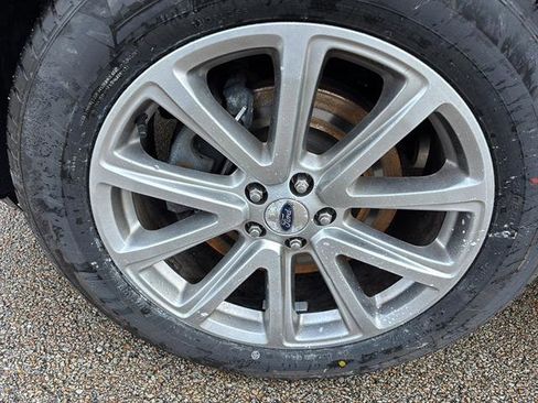 Certified 2017 Ford Explorer Limited image 9