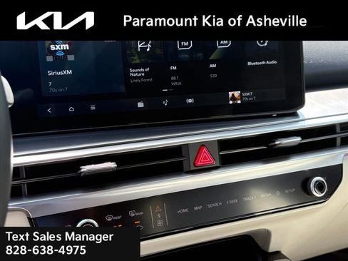 Certified 2025 Kia Sorento EX w/ Panoramic Sunroof Package AWD/4WD image 11