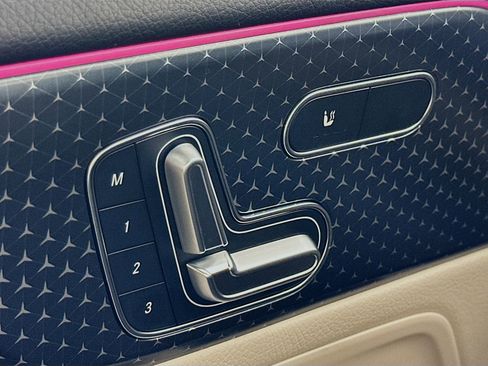 Certified 2025 Mercedes-Benz GLB 250 4MATIC image 22