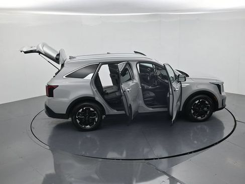 Used 2025 Kia Sorento S FWD image 49