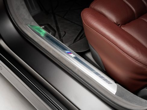 Used 2023 BMW i7 xDrive60 image 54