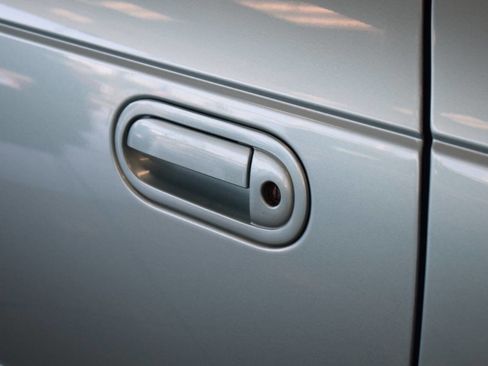 Used 2002 Ford Thunderbird Deluxe RWD image 18
